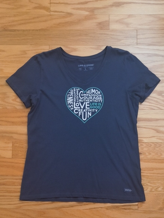 Life Is Good Tops - Life Is Good Crusher Short Sleeve V-Neck Heart Tee Size L EUC